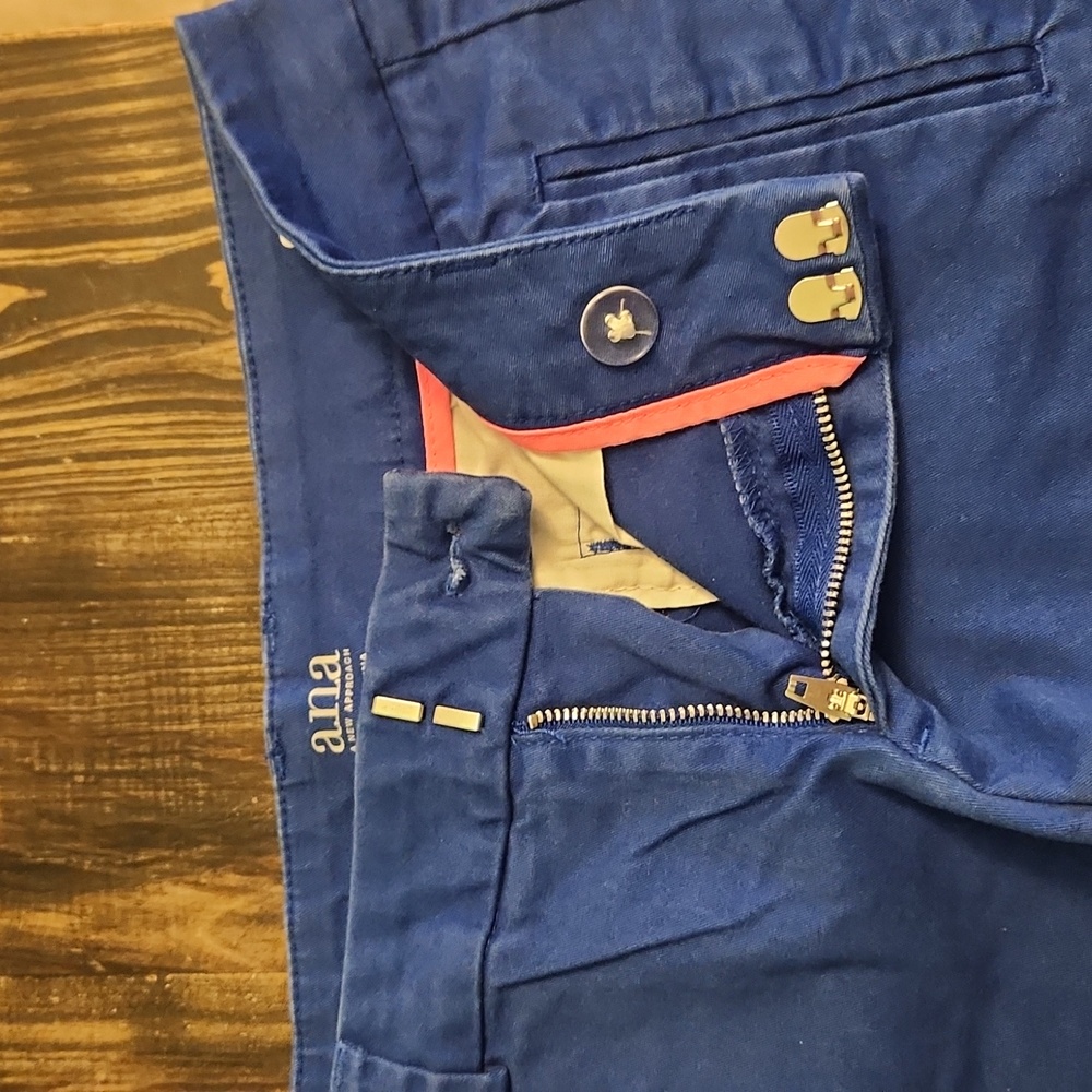 Shorts - Picture 2 of 4